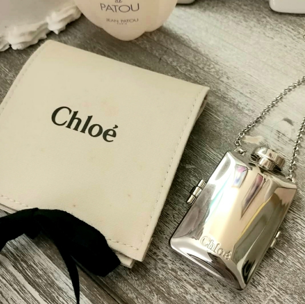 Chloe solid perfume rocket necklace